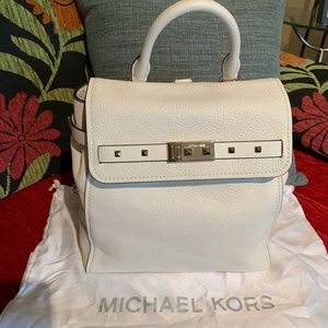 NWHT 🤍Michael Kors Medium Leather Backpack